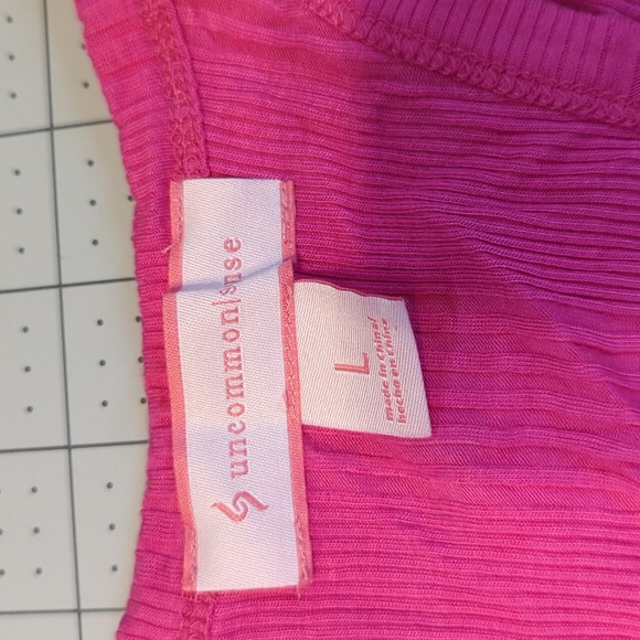 Pink ribbed tank - Picture 3 of 4